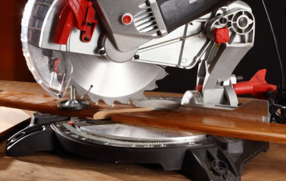 Best Miter Saw For Beginners in 2022 with Buying Guide